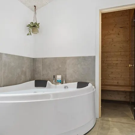 Awesome In With Sauna Hébergement de vacances